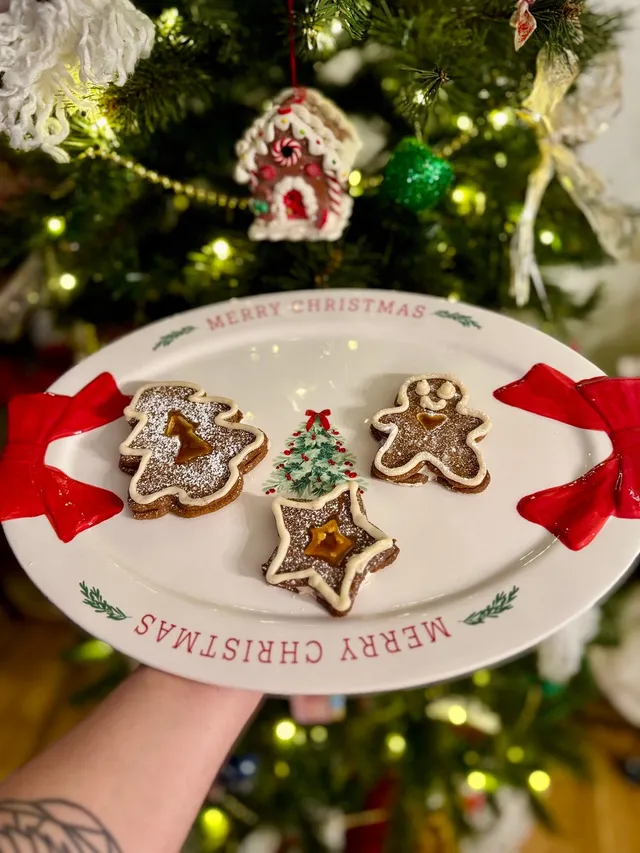 Festive Christmas linzer cookies